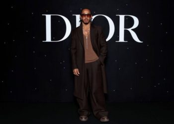 Lewis Hamilton Brilha como Novo Embaixador da Dior e se Junta ao Time de Estrelas do Esporte