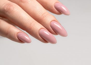 5 Estilos de unhas chiques e delicadas para você copiar já