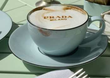 Por Que as Marcas de Luxo Estão Abrindo Cafeterias? Uma Nova Forma de Conectar Moda e Experiência