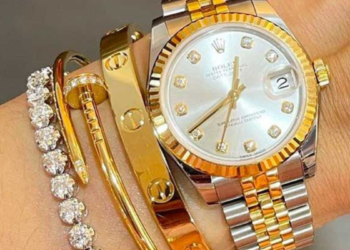 Relógio dourado: o acessório favorito do momento das estilosas