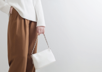 As 5 calças marrons que vão transformar seu look neste outono-inverno