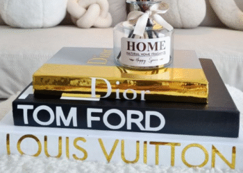 Livros que decoram: o poder dos coffee table books no décor contemporâneo