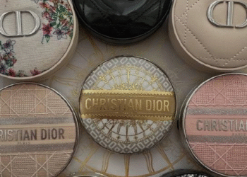 Pó de maquiagem: o retorno elegante do acabamento perfeito