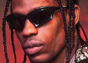 Travis Scott é nomeado Chief Visionary da Oakley e assina sua primeira coleção com a marca