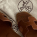 Hermès Oran: a rasteira que eleva qualquer look com sofisticação atemporal