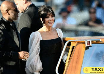 Kardashians Brilham em Festa Luxuosa de Jeff Bezos — Veja os Looks Icônicos