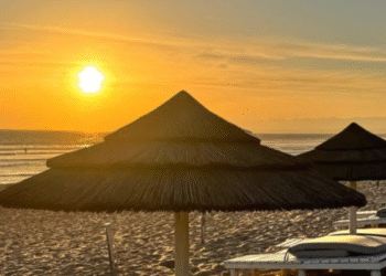 Um pôr do sol inesquecível na Costa da Caparica