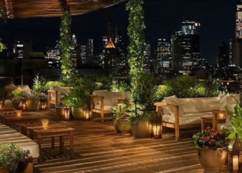 Os rooftops mais elegantes do mundo para brindar ao pôr do sol