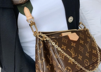 A Pochete Está de Volta em 2025 e Mais Elegante do Que Nunca