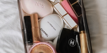 Como montar uma nécessaire de viagem sem passar perrengue na hora de embarcar