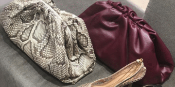 Bolsas snake effect: o retorno do couro de cobra em versões Y2K