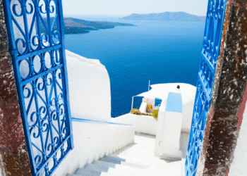 Santorini: o refúgio dos sonhos no coração do mar Egeu