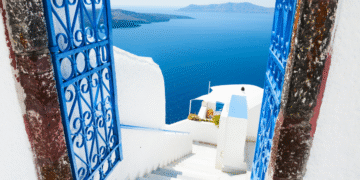 Santorini: o refúgio dos sonhos no coração do mar Egeu
