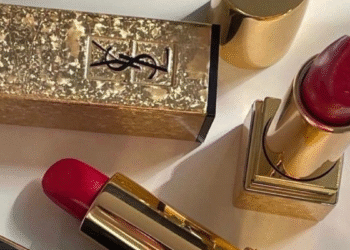 O retorno do batom vermelho intenso símbolo eterno de poder e feminilidade