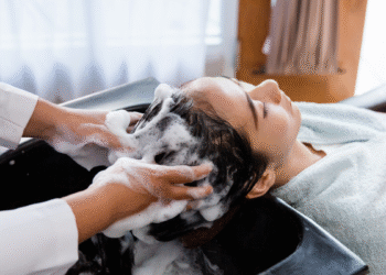 Banho de brilho: o tratamento capilar queridinho do outono